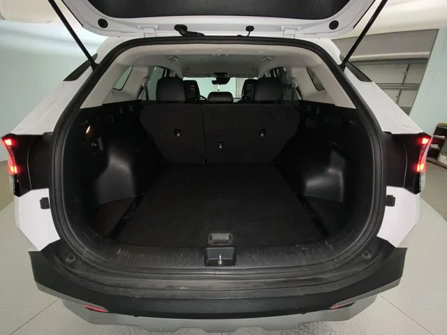 Used 2023 White Kia EX image 23