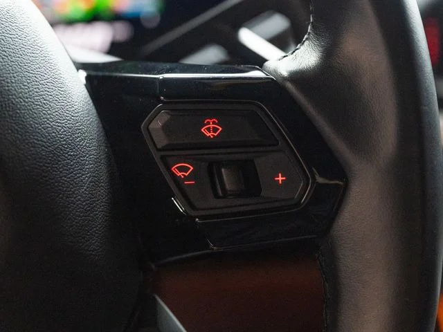 Used 2018 Black Lamborghini  image 17