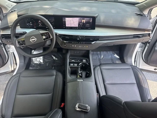 Used 2025 White Nissan SL image 9
