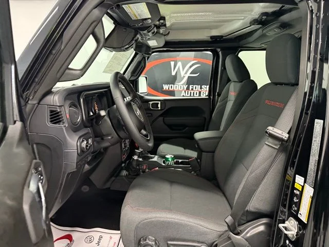 New 2026 Black Clear-Coat Exterior Paint Jeep Rubicon image 8