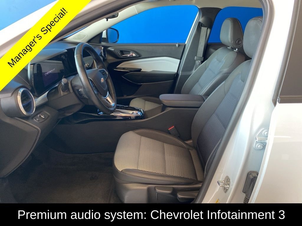 Used 2025 White Chevrolet LT image 10