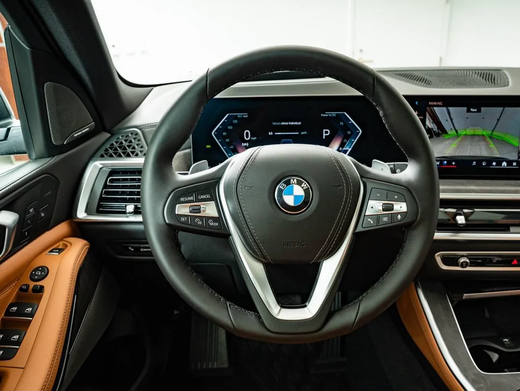 New 2026 Black Sapphire Metallic BMW xDrive40i image 39