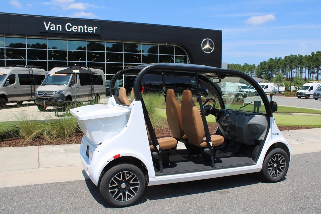 2022 Mercedes Benz E photo 4