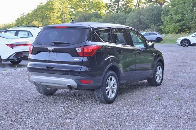 Used 2019 Black Ford SE image 9