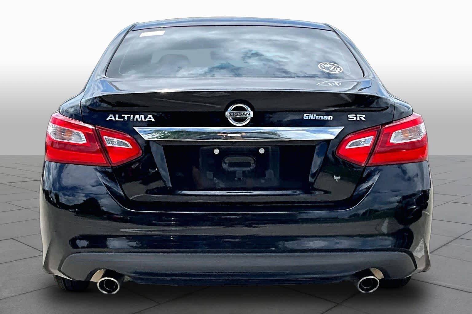 Used 2016 Super Black Nissan 2.5 SR image 5