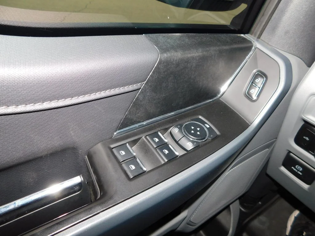 Used 2023 Oxford White Ford XLT image 29