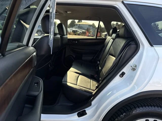 Used 2017 Crystal White Pearl Subaru Limited image 13