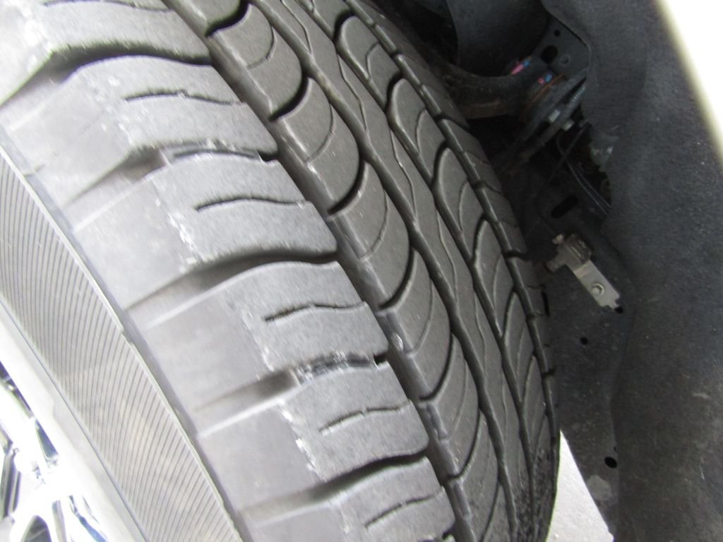 Used 2024 Silver Ford XLT image 29