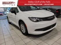 2026 Chrysler Voyager LX's photo