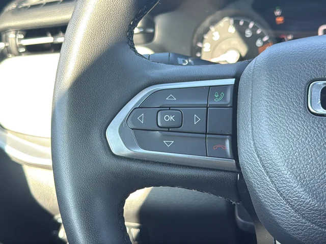 2025 Jeep Compass Limited - Photo 16
