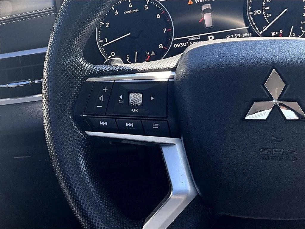 Used 2022 Gray Mitsubishi ES image 19