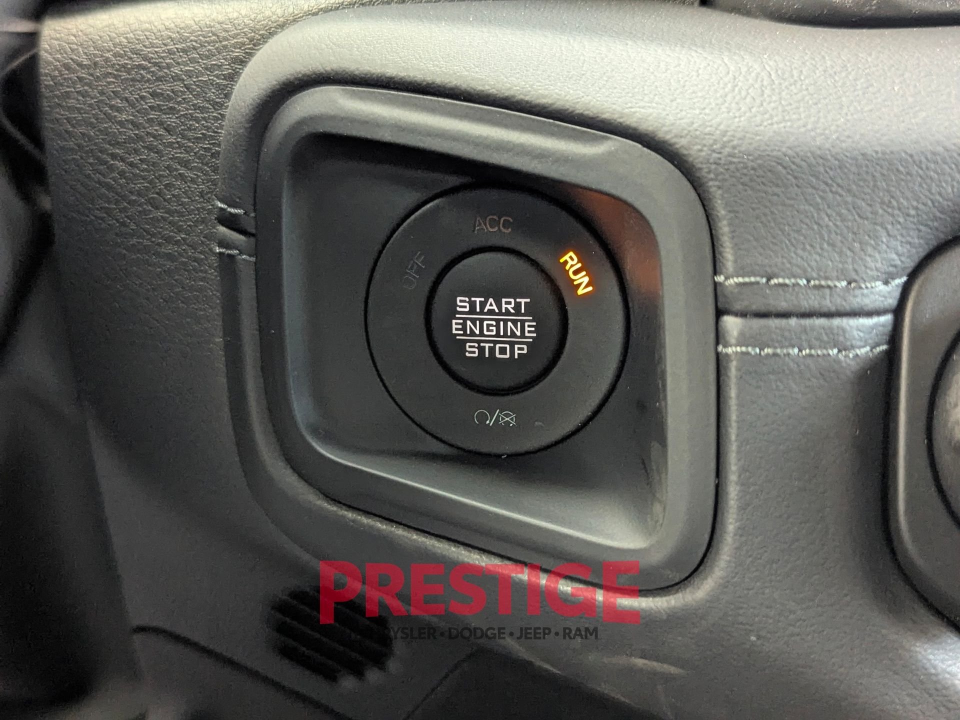 New 2026 Hydro Blue Pearl-Coat Exterior Paint Jeep Sahara image 21