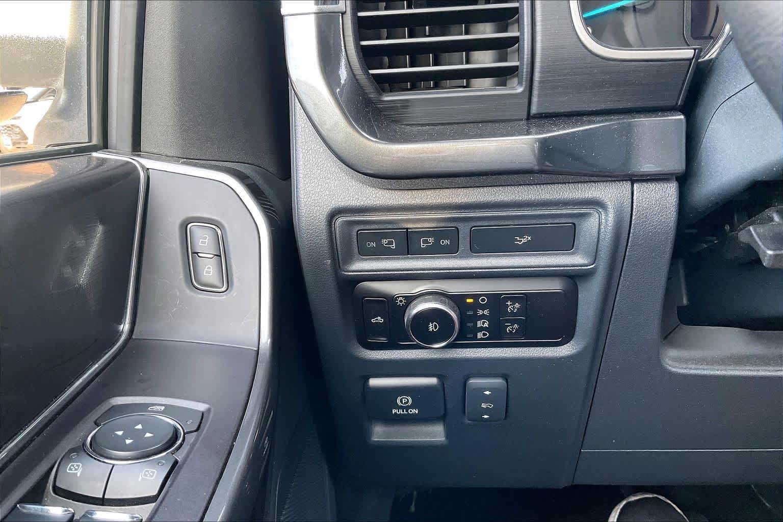 Used 2023 Iconic Silver Ford XLT image 32