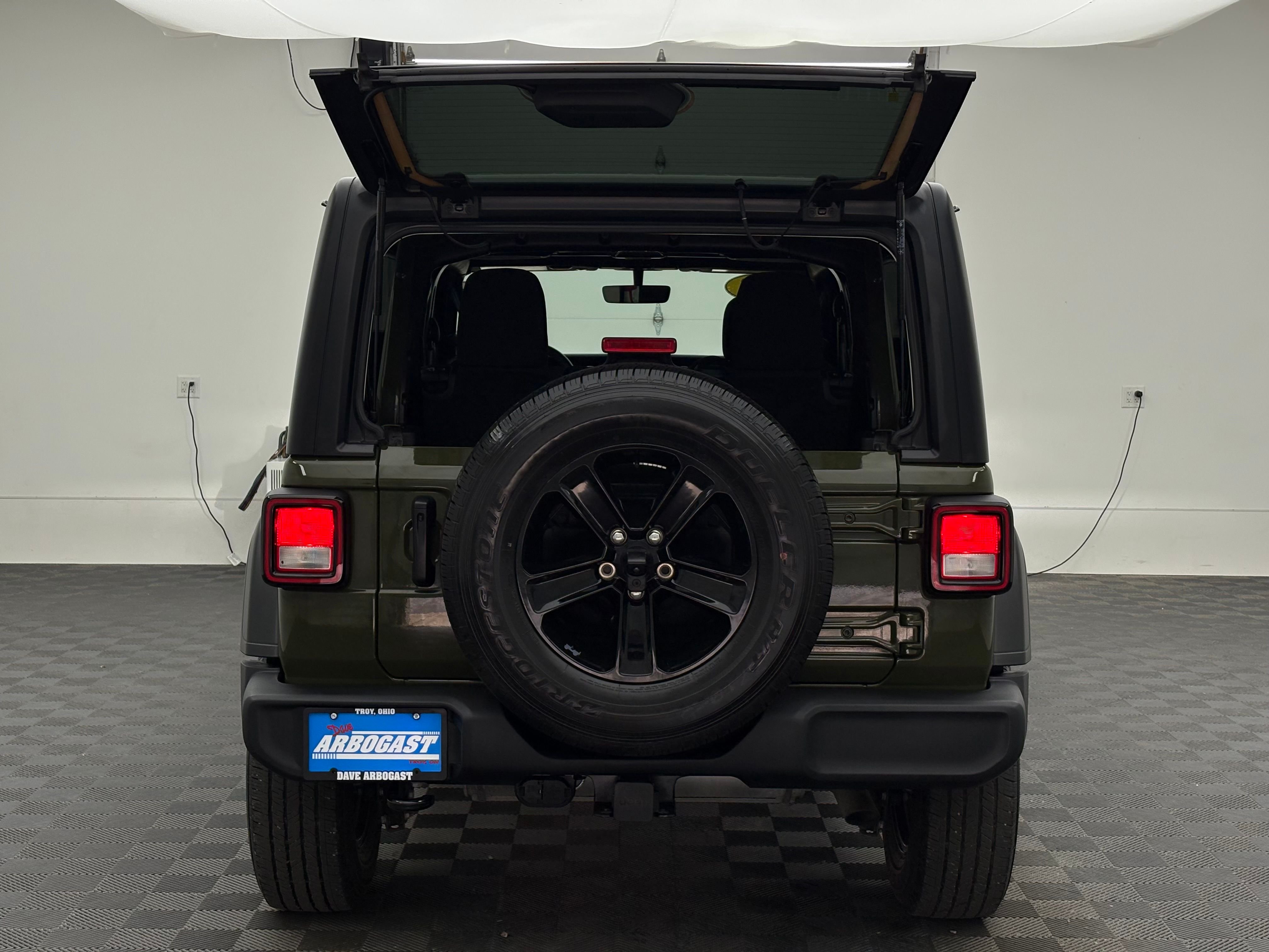 Used 2022 Sarge Green Clearcoat Jeep Unlimited Sport Altitude image 10