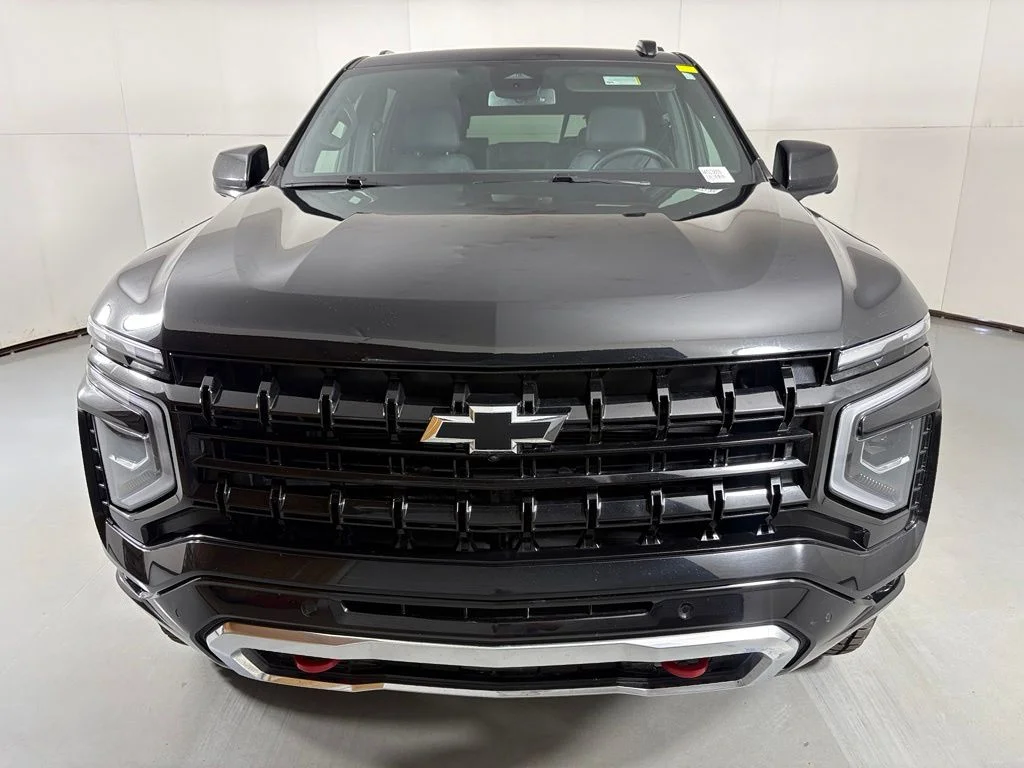 Used 2025 Black Chevrolet Z71 image 3
