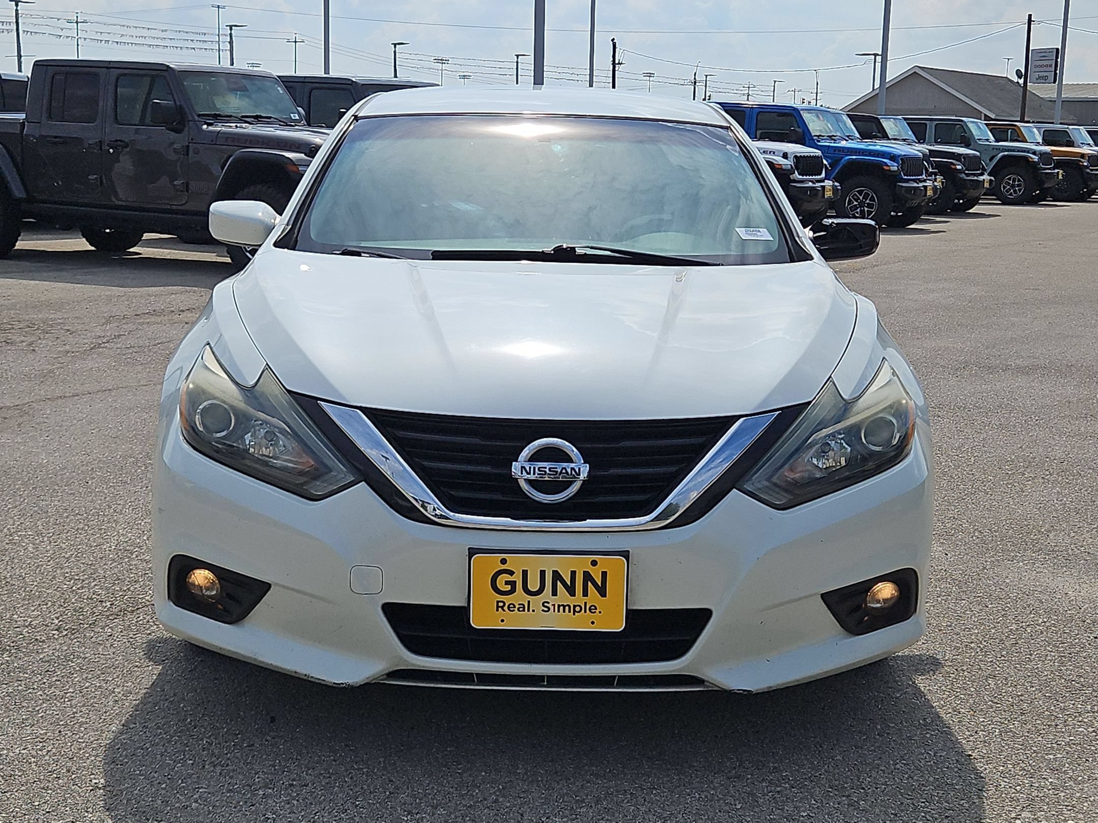 Used 2018 Pearl White Nissan 2.5 SR image 8
