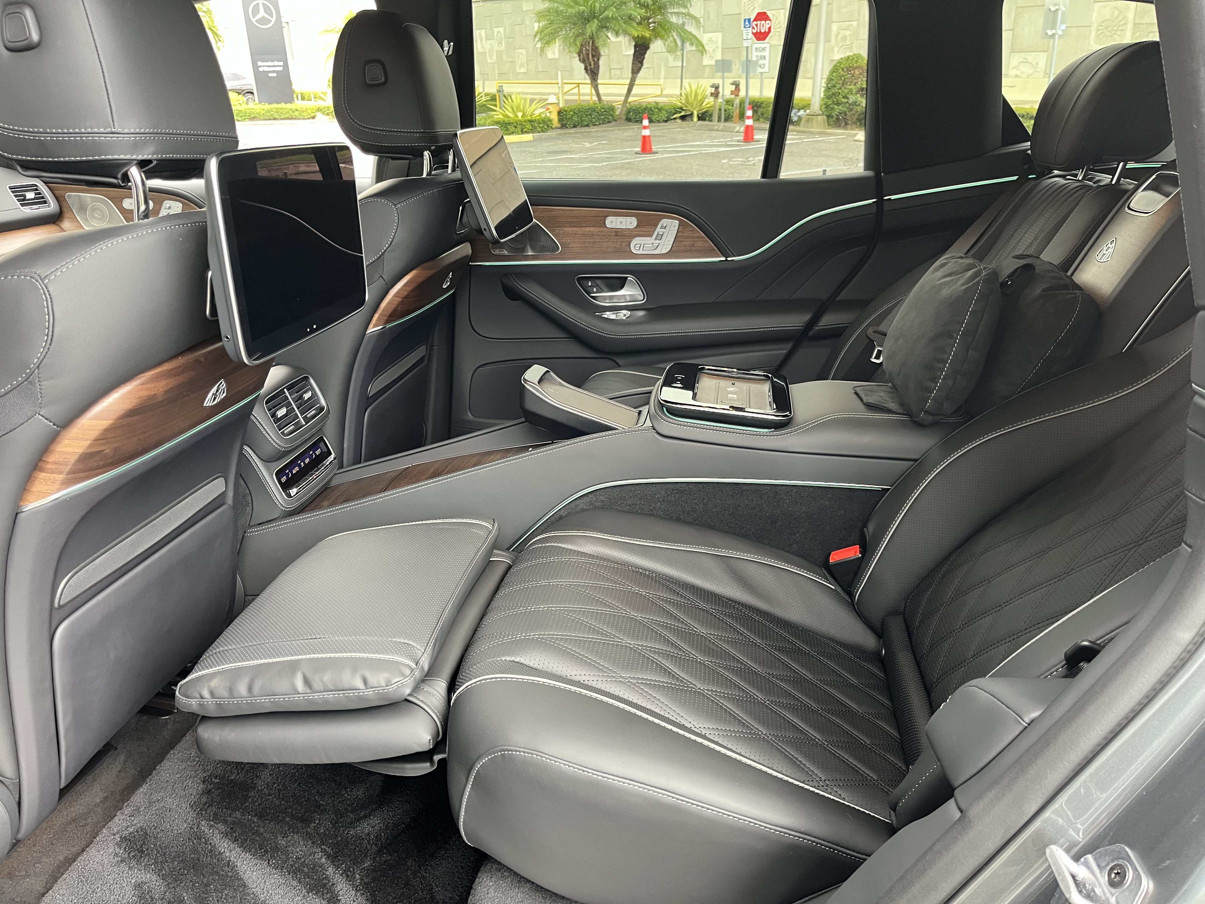 New 2026 Selenite Grey Metallic Mercedes-Benz Maybach GLS 600 image 17