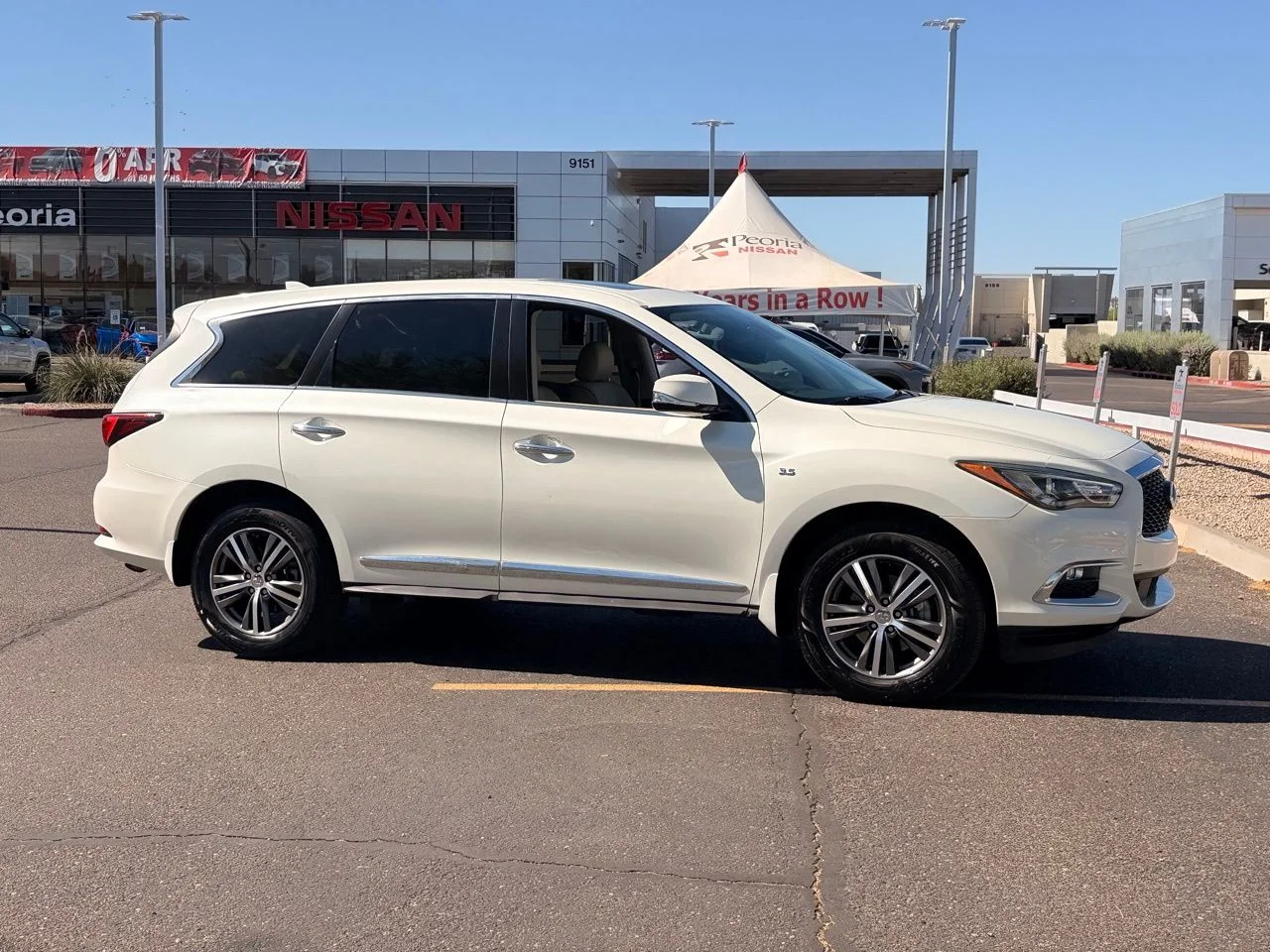 Used 2020 Majestic White INFINITI Pure image 5