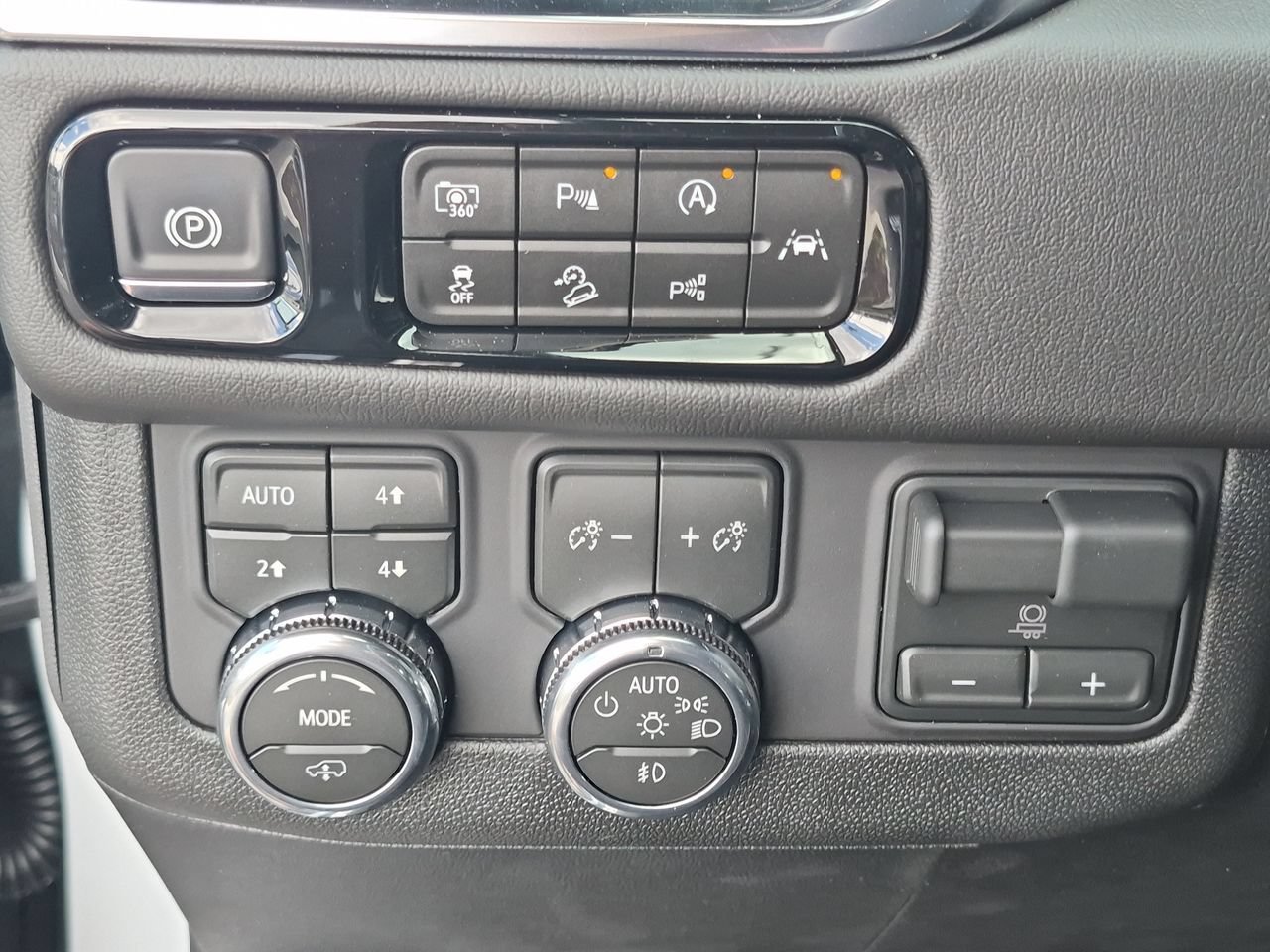 New 2026 Glacier White Tricoat GMC Denali image 18