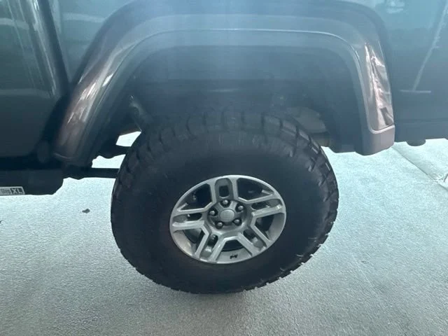Used 2021 Granite Crystal Metallic Clearcoat Jeep Overland image 10