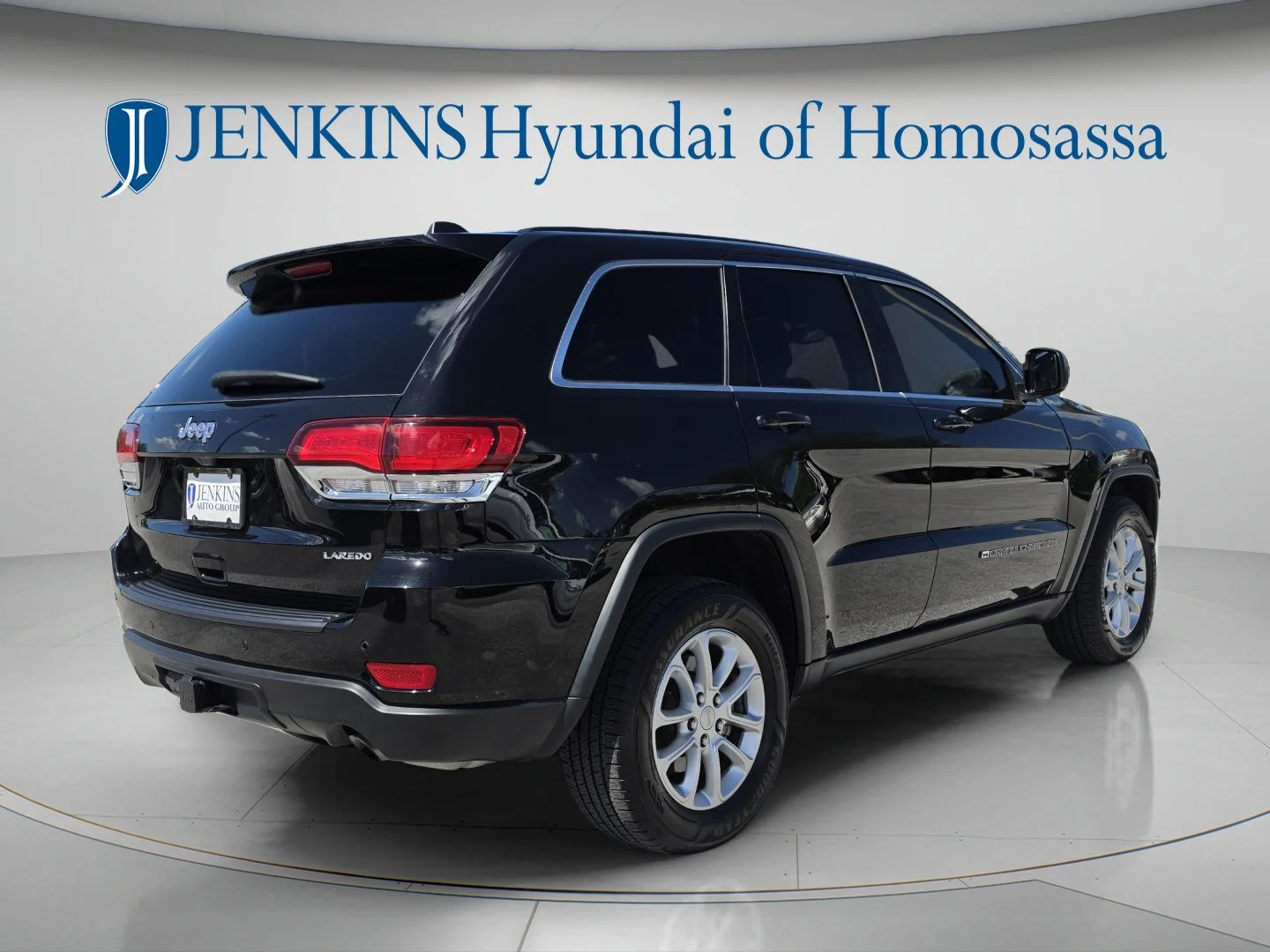 Used 2022 Black Jeep Laredo X image 5