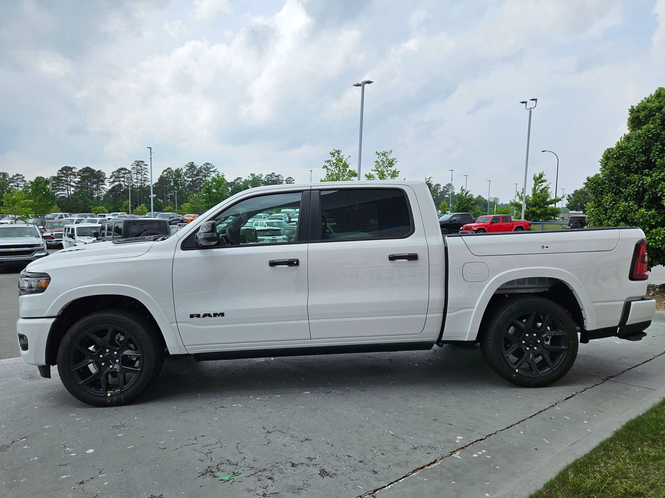 New 2026 Bright White Clear-Coat Exterior Paint RAM Laramie image 4