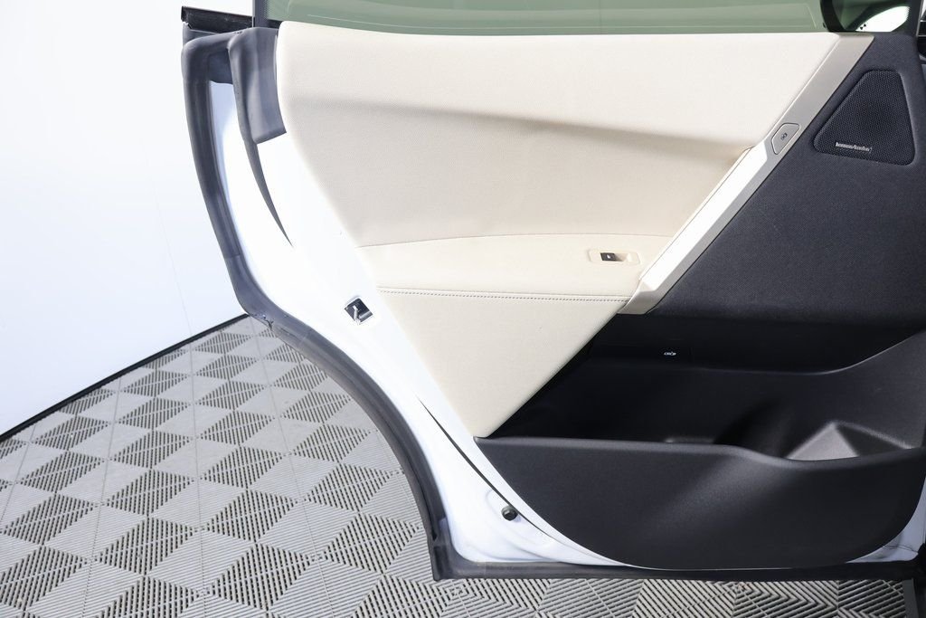 Certified Used 2024 Alpine White BMW xDrive50 image 13