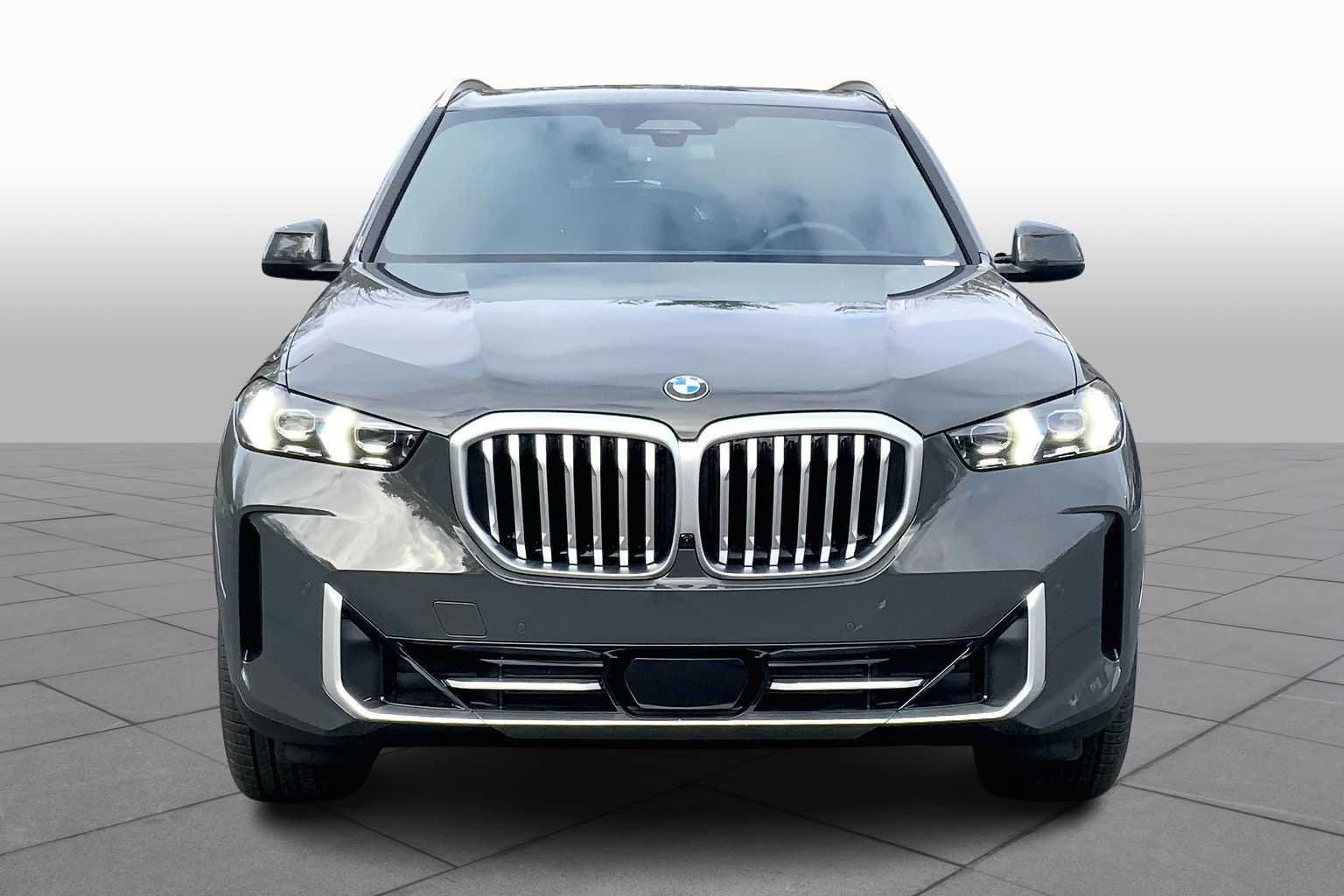 Used 2026 Dravit Grey Metallic BMW xDrive40i image 3