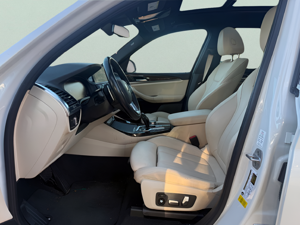 Used 2021 White BMW sDrive30i image 9