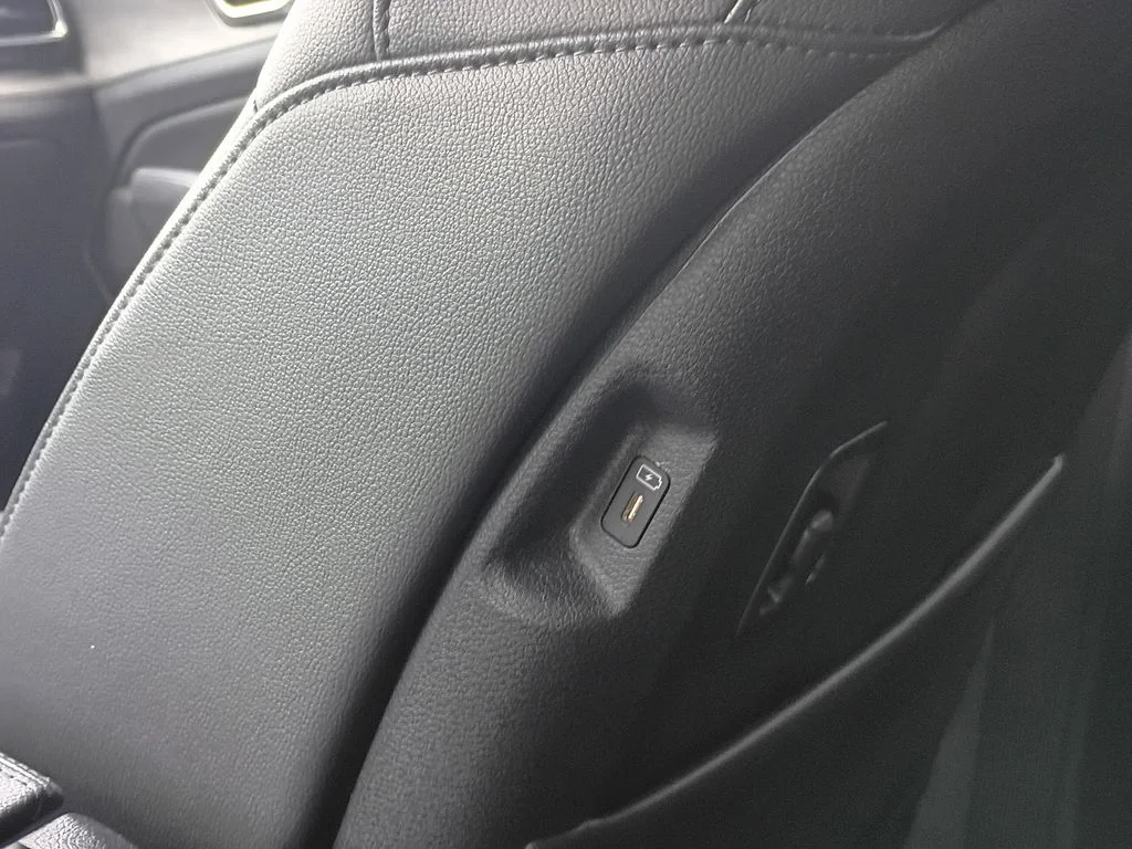 Certified Used 2025 Jungle Green Kia X-Line image 18