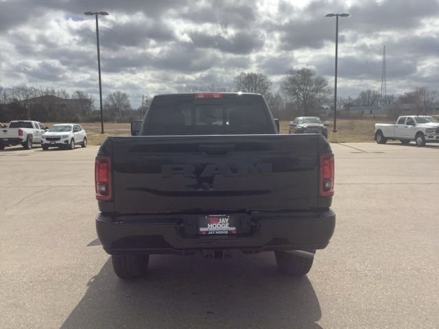 New 2026 Diamond Black Crystal Pearl-Coat Exterior Paint RAM Tradesman image 6