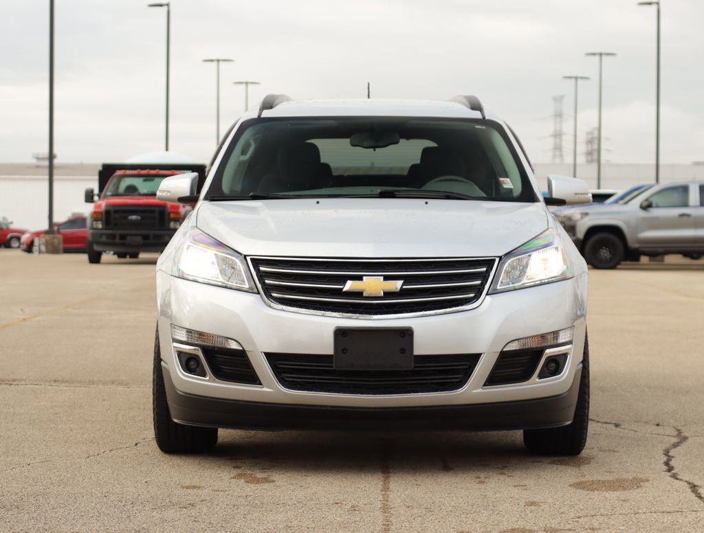 Used 2017 Chevrolet Traverse 1LT with VIN 1GNKRGKD7HJ334868 for sale in Pekin, IL