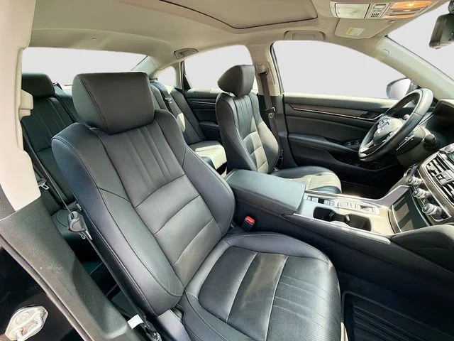 Used 2019 Black Honda Touring image 27