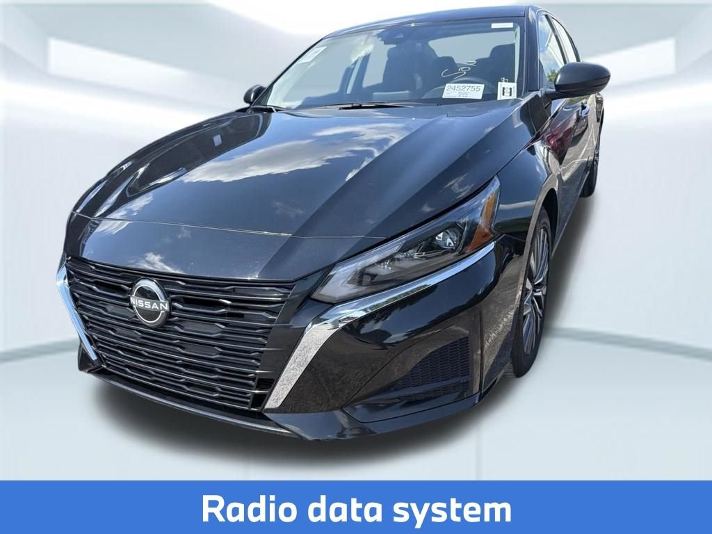 Used 2025 Black Nissan 2.5 SV image 4