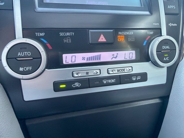 Used 2013 Silver Toyota XLE image 22