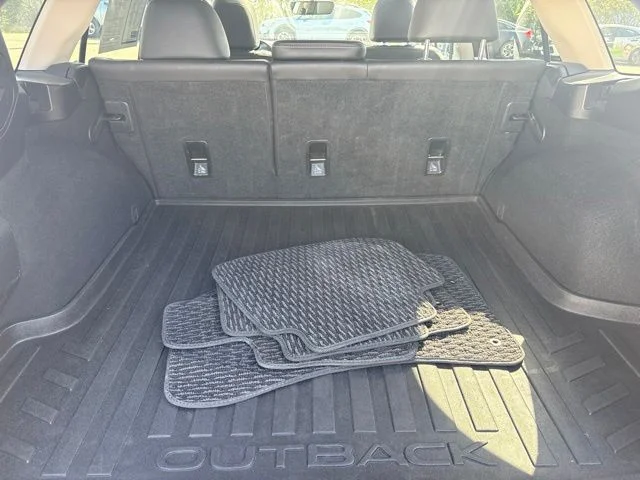 Used 2017 Silver Subaru 2.5i image 11