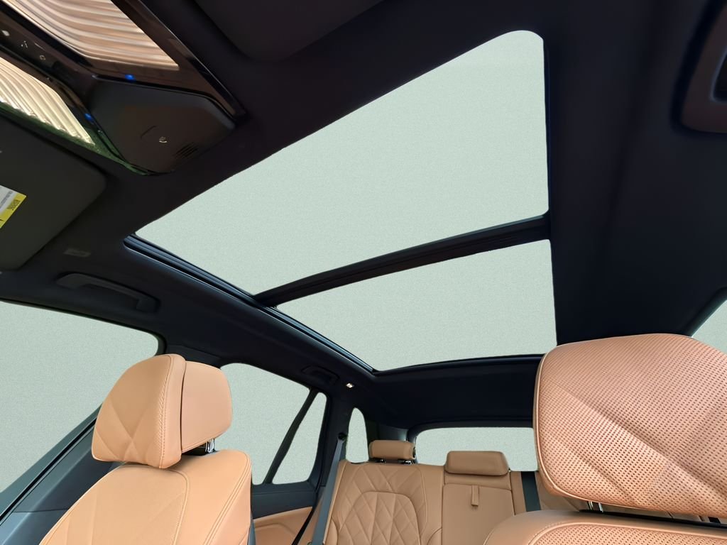 New 2026 Mineral White Metallic BMW xDrive50e image 22