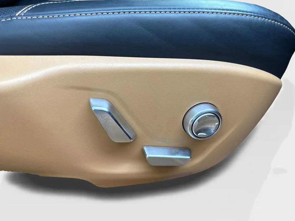 Used 2022 Red Lucid Grand Touring image 48