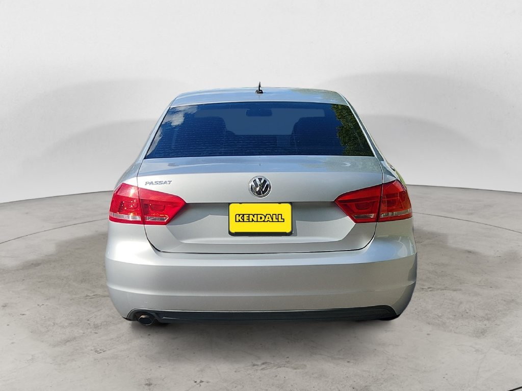Used 2013 Silver Volkswagen 2.5 S image 6