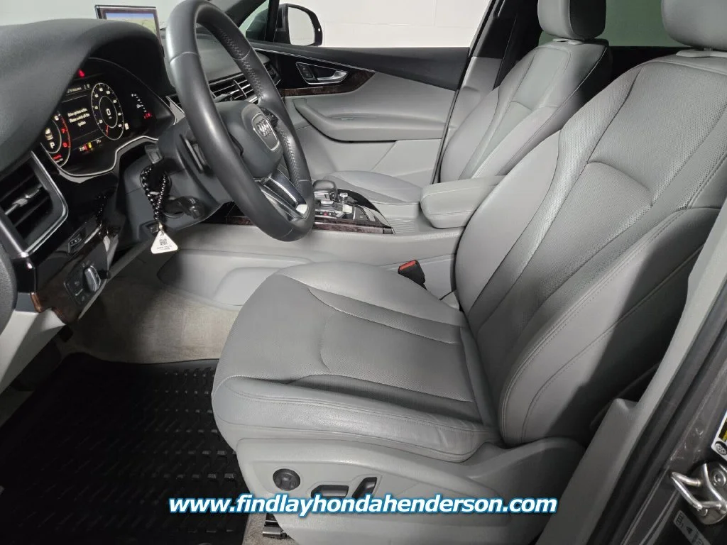 Used 2019 Gray Metallic Audi 55 SE Premium Plus image 15