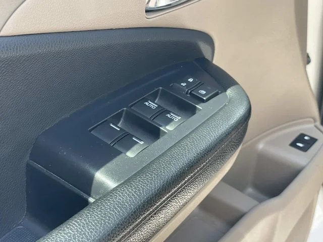 Used 2019  Honda EX-L image 18