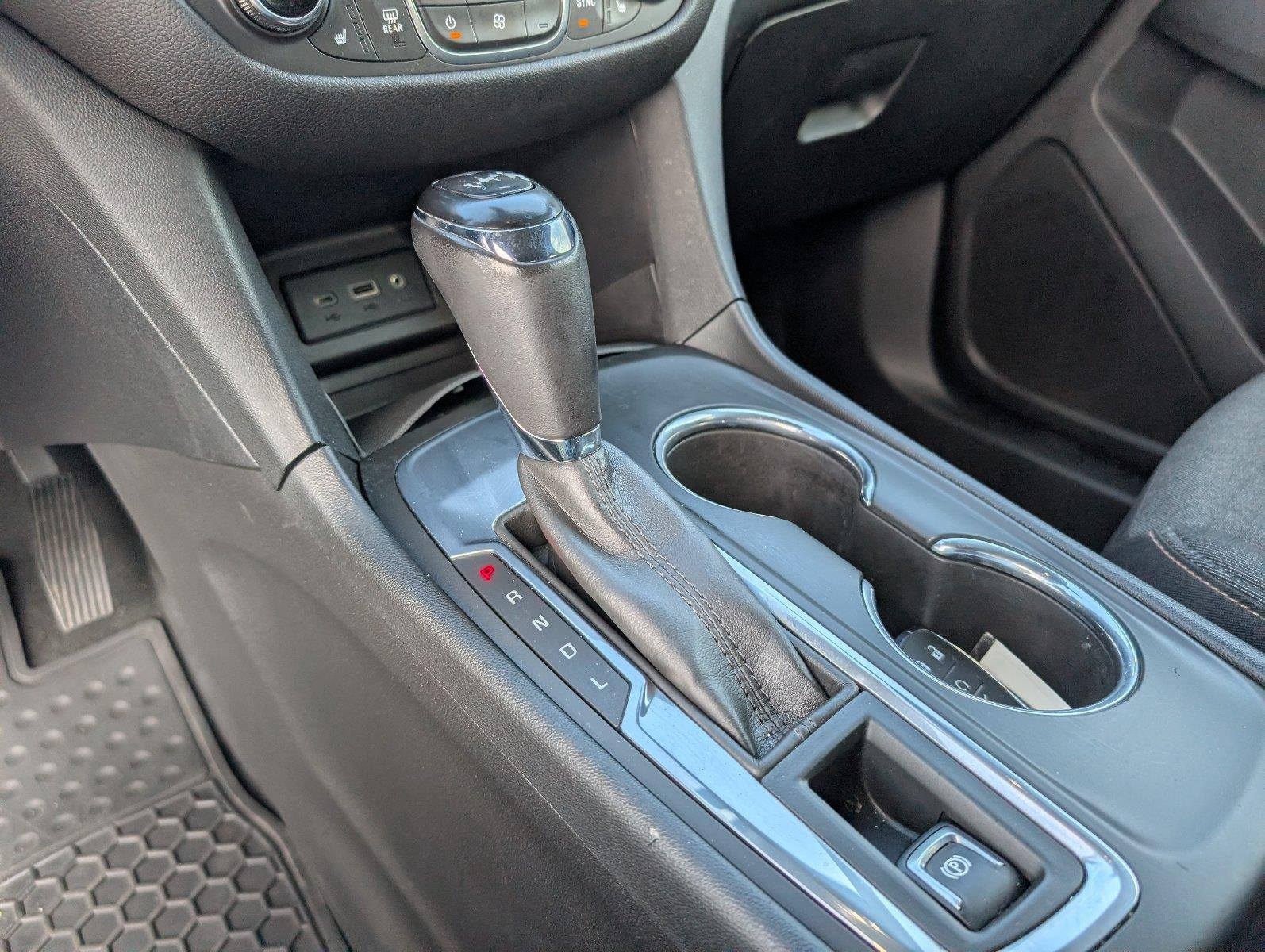 Used 2019 MOSAIC BLACK METALLIC Chevrolet LT image 20