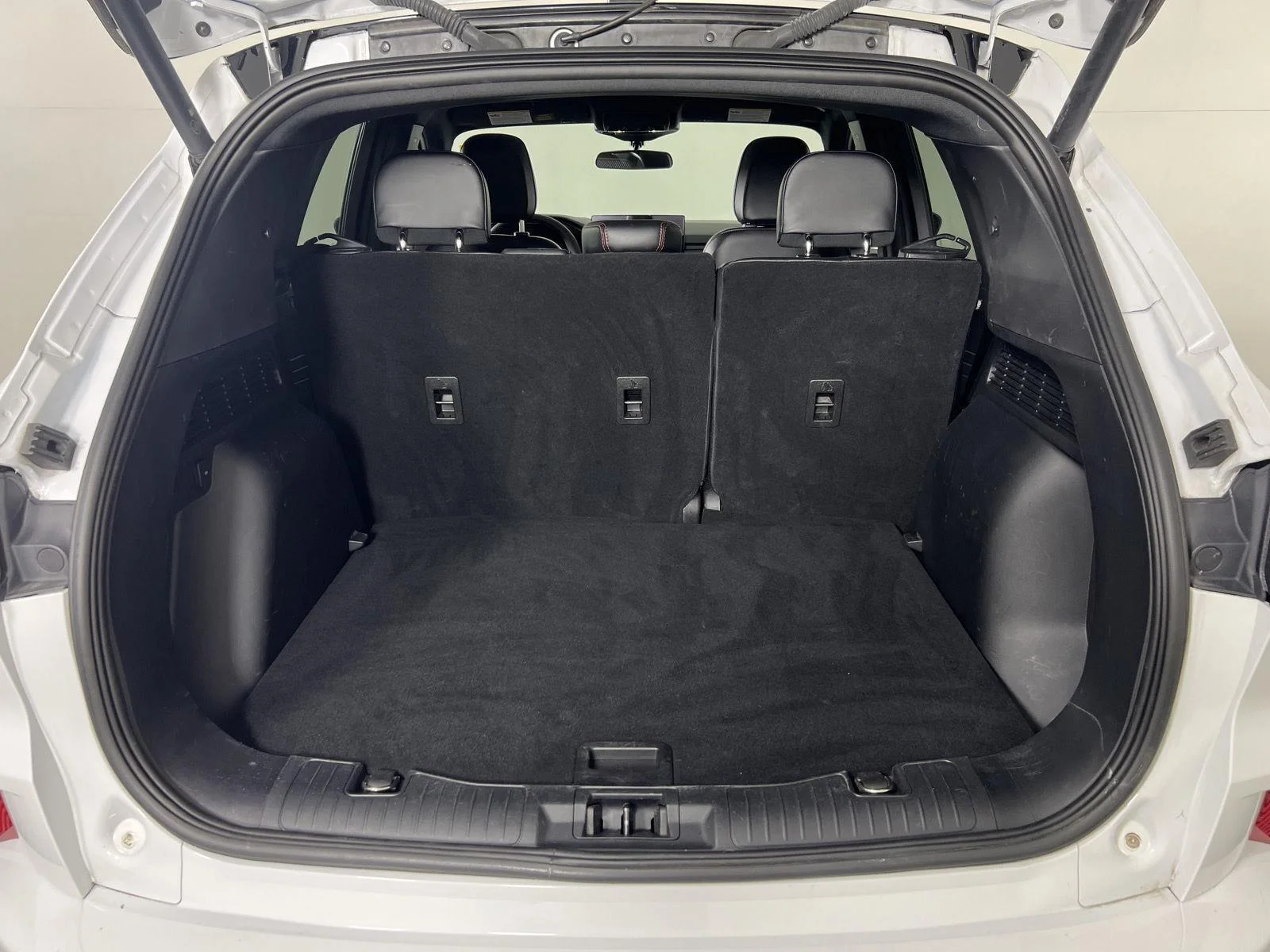 Used 2023 Oxford White Ford ST-Line image 22