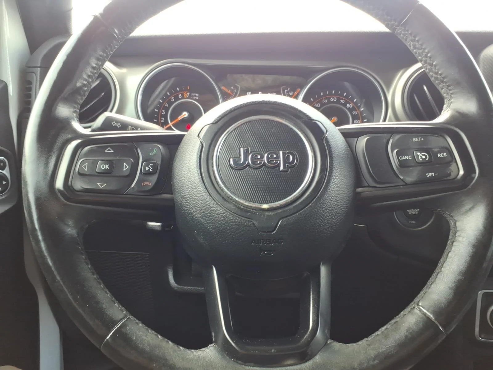 Used 2018 Bright White Clearcoat Jeep Sport S image 25