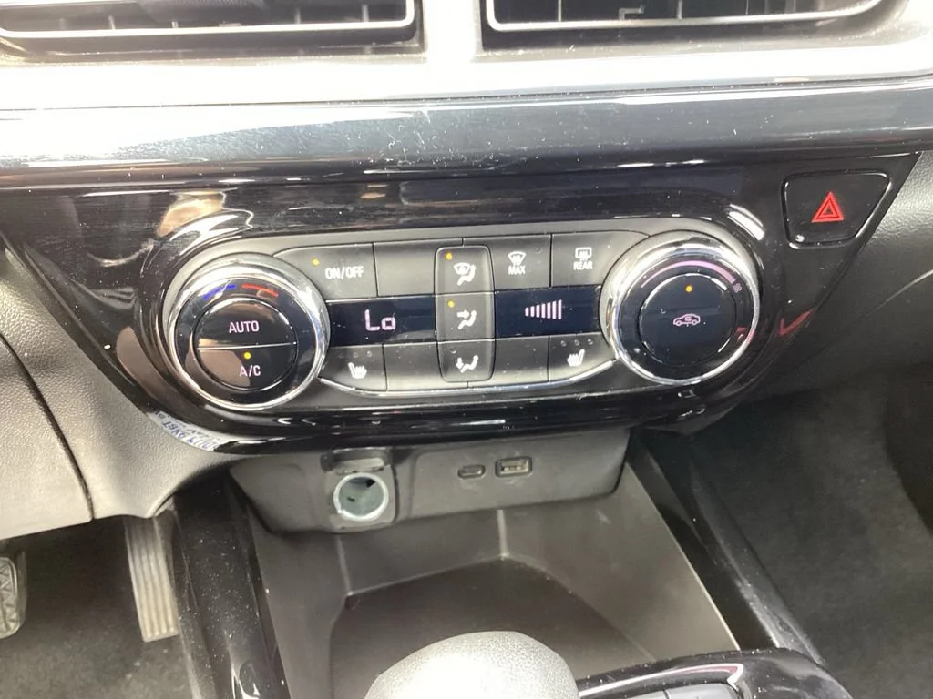 Used 2024 Summit White Chevrolet 2RS image 34