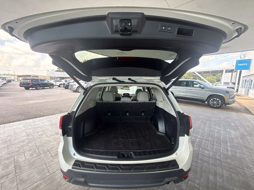 Used 2020 Crystal White Pearl Subaru Limited image 46