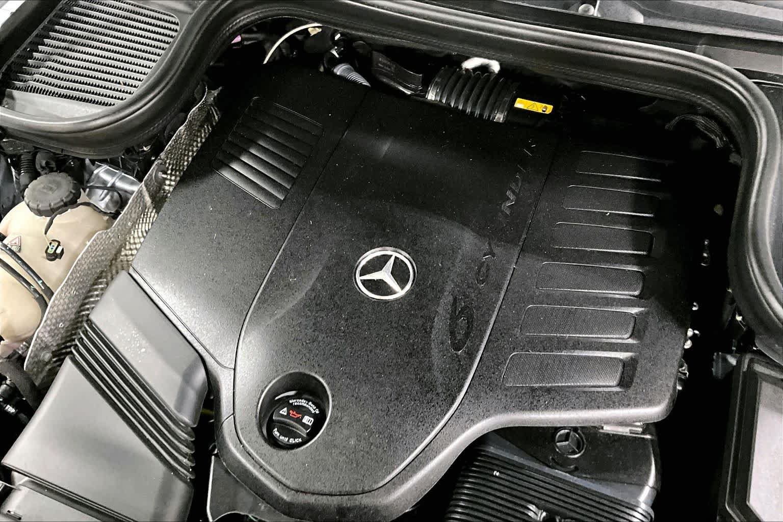 Used 2025 Cirrus Silver Metallic Mercedes-Benz GLS 450 image 33