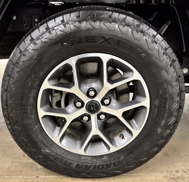 Used 2024 Silver Jeep Sport S image 8