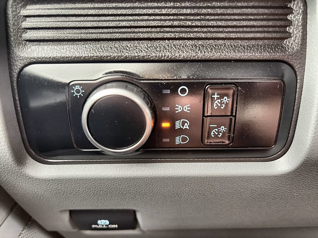 Used 2024  Ford XL image 18