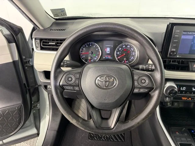 Used 2022  Toyota XLE image 30